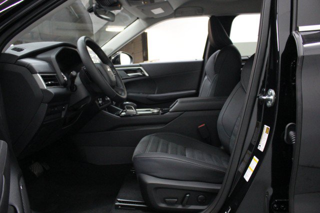 New 2026 Mitsubishi Outlander SE FWD image 6