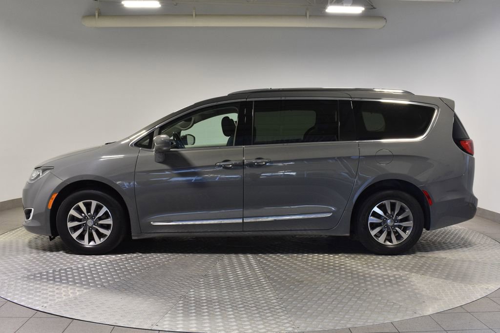 Used 2020 Chrysler Pacifica Touring-L Plus image 2