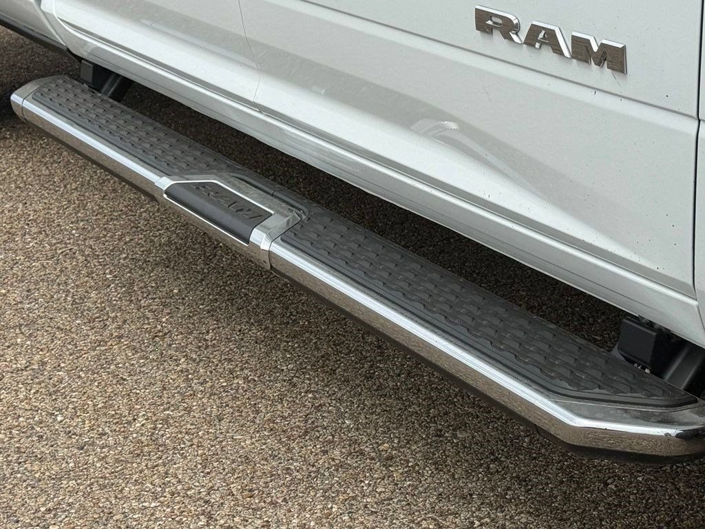 Used 2024 RAM 3500 Big Horn AWD/4WD image 14