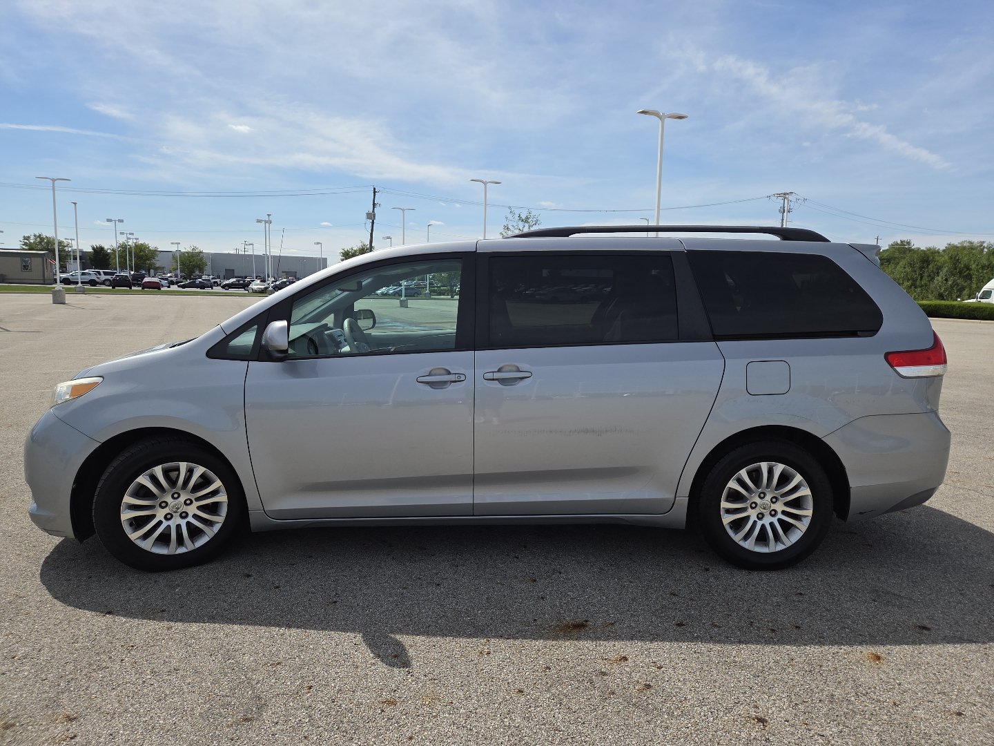 Used 2013 Toyota Sienna XLE FWD image 13