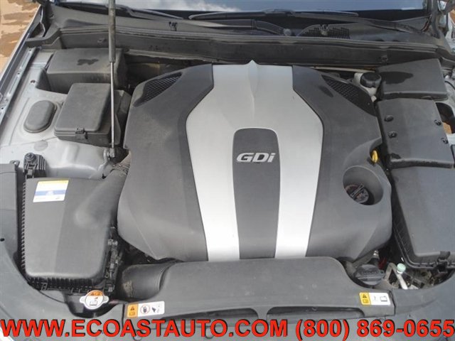 Used 2012 Hyundai Genesis 3.8 w/ Premium Pkg RWD image 6