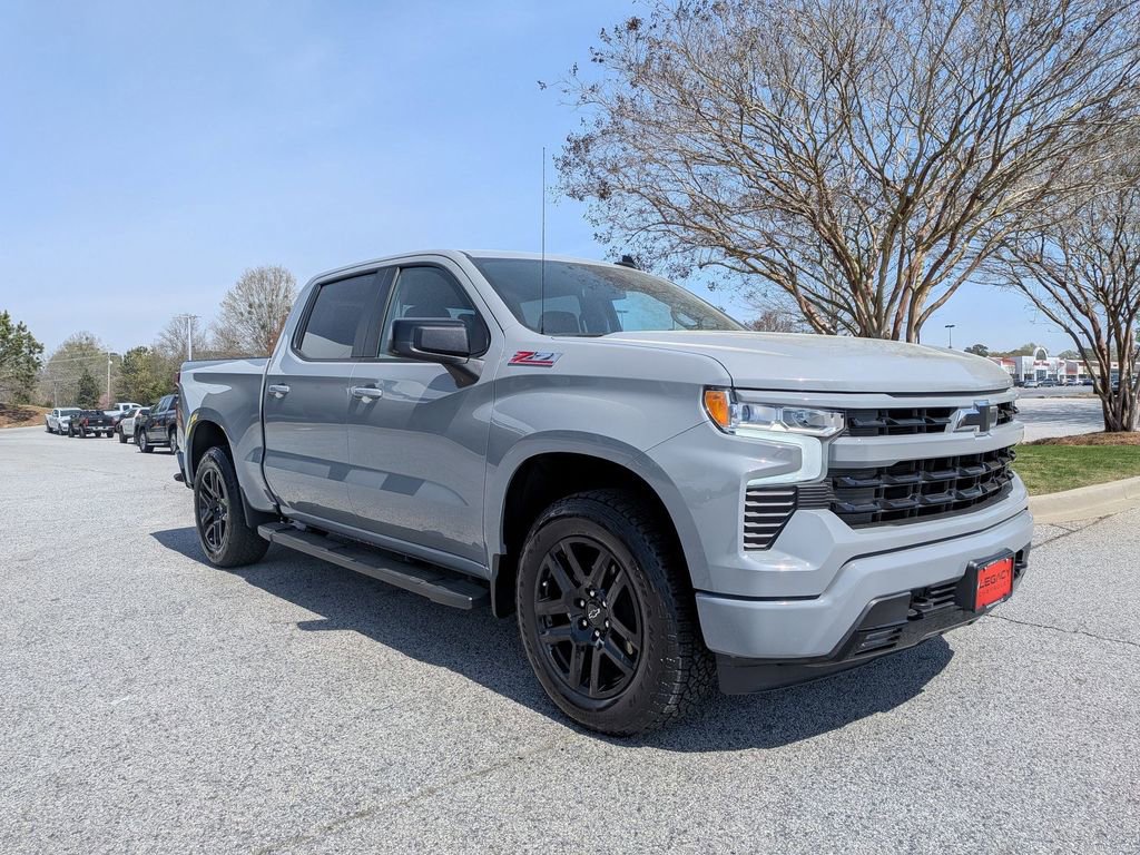 Used 2024 Chevrolet Silverado 1500 RST image 2