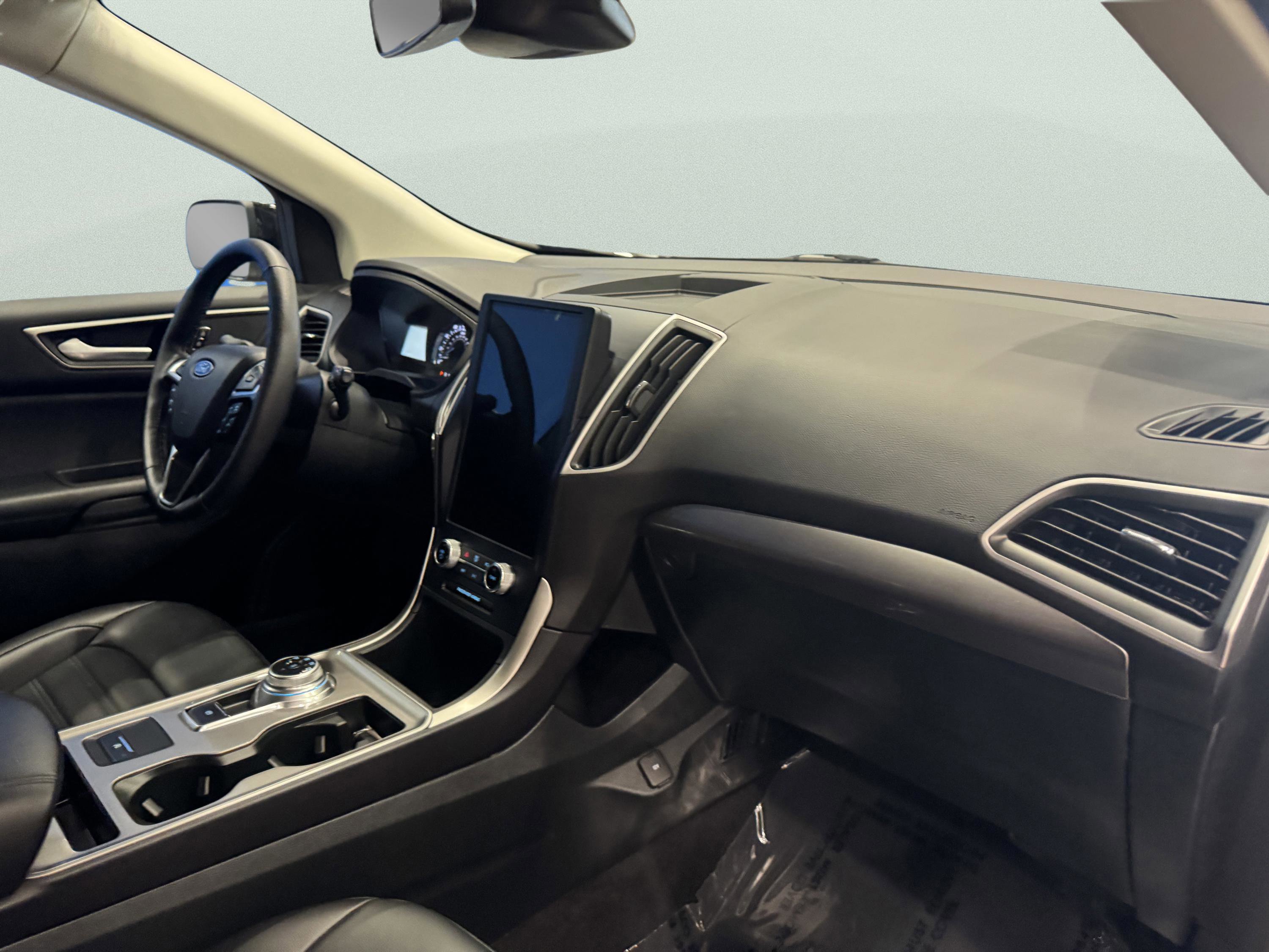 Used 2024 Ford Edge SEL image 15