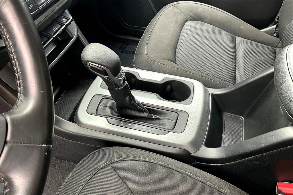 Used 2022 Chevrolet Colorado LT w/ LT Convenience Package image 16
