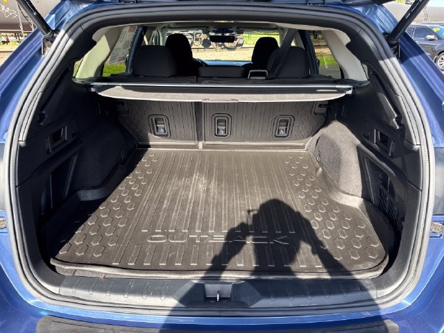 Used 2020 Subaru Outback Premium AWD/4WD image 23