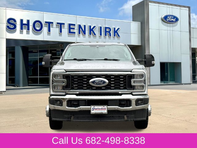 Used 2024 Ford F350 Lariat w/ Lariat Ultimate Package AWD/4WD image 2