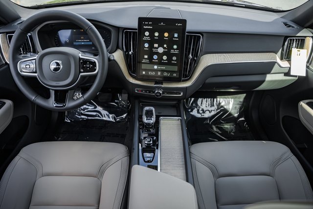 New 2026 Volvo XC60 B5 Plus w/ Protection Package Premier image 20