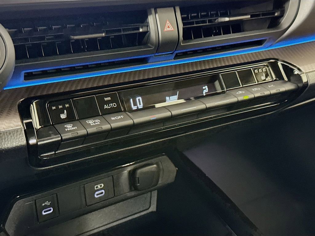 Used 2025 Toyota Prius XLE image 15