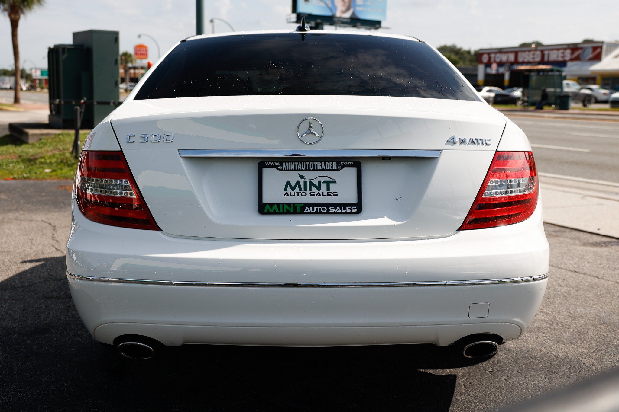 Used 2014 Mercedes-Benz C 300 4MATIC Sedan w/ Multimedia Package image 10