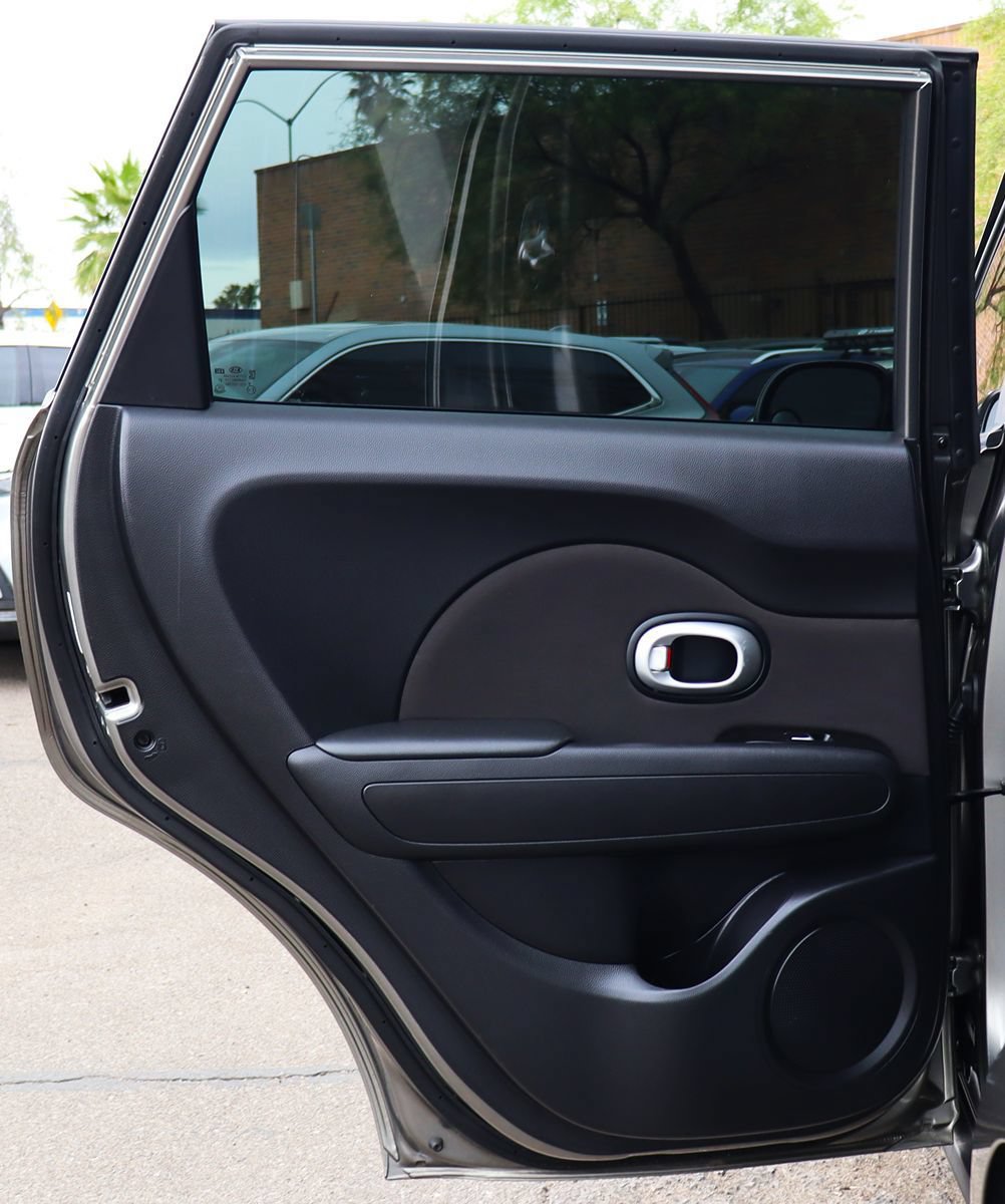 Used 2018 Kia Soul + FWD image 30