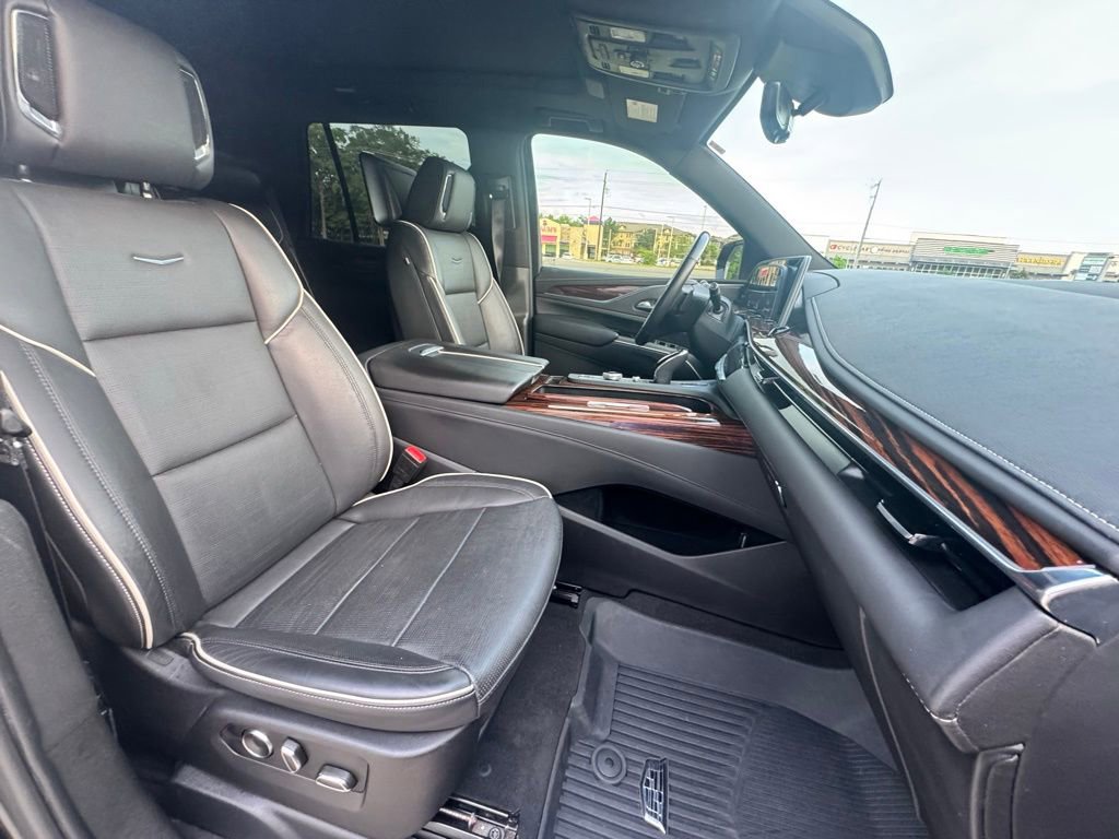 Used 2021 Cadillac Escalade Premium Luxury RWD image 14