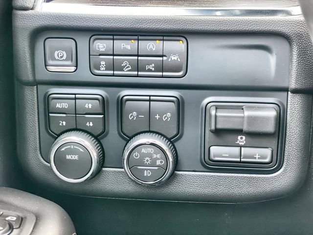 New 2026 Chevrolet Suburban Premier image 28