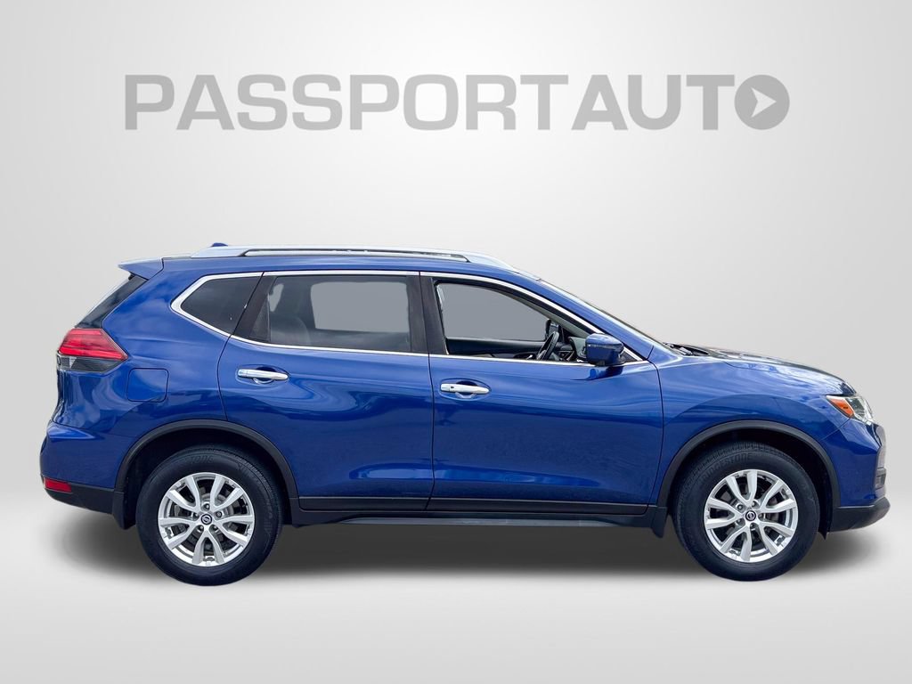 Used 2017 Nissan Rogue SV w/ SV Premium Package AWD/4WD image 9