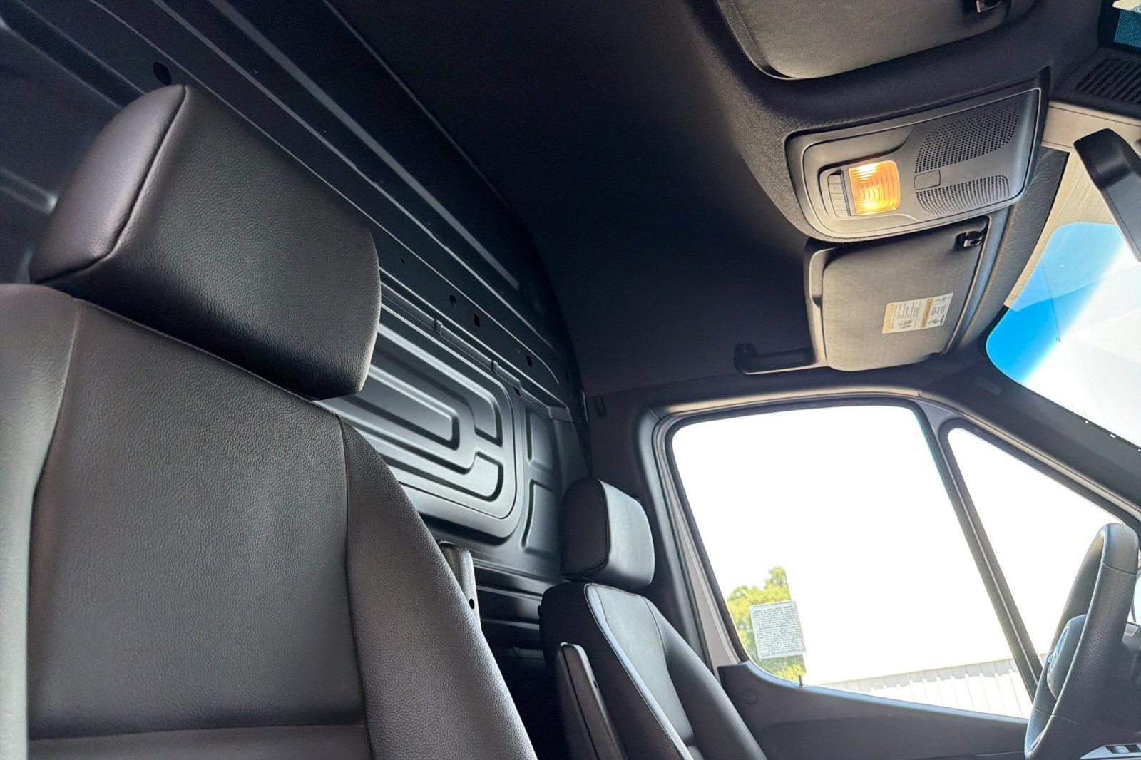 Used 2025 Mercedes-Benz Sprinter 2500 image 14