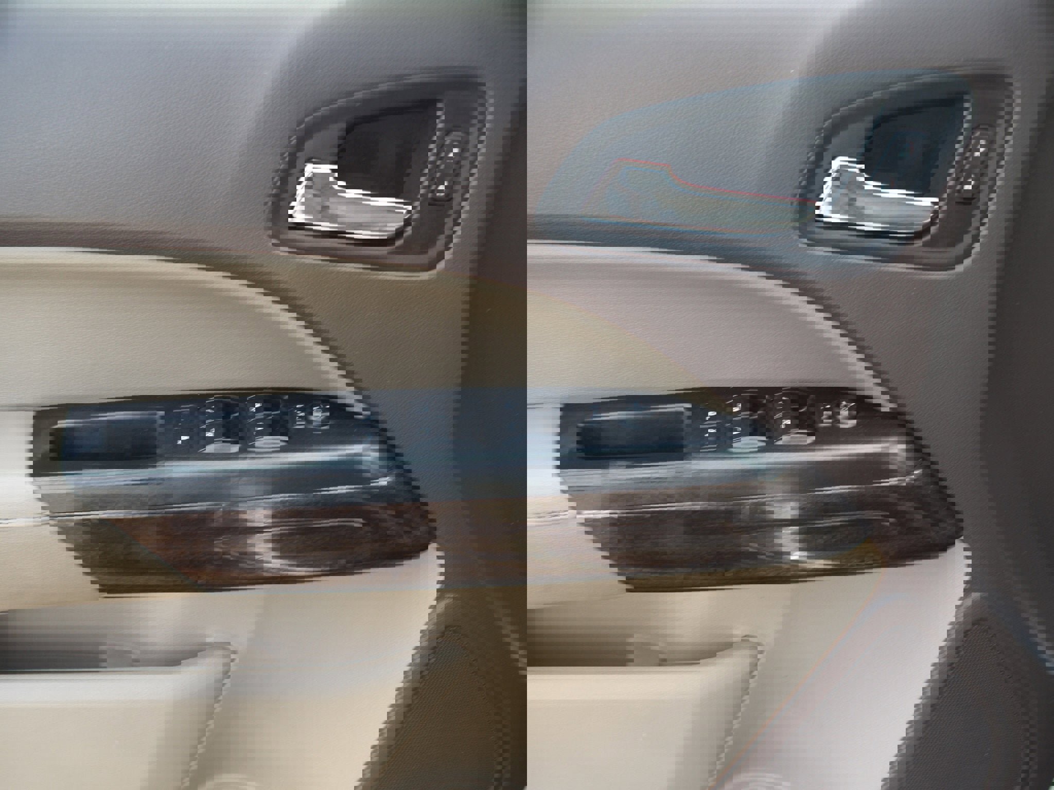 Used 2016 GMC Canyon SLE image 19