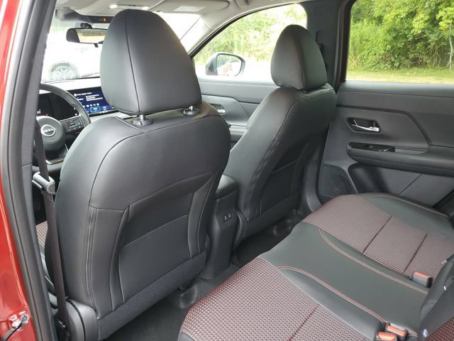 New 2026 Nissan Kicks SR w/ Cold Weather Package FWD image 26