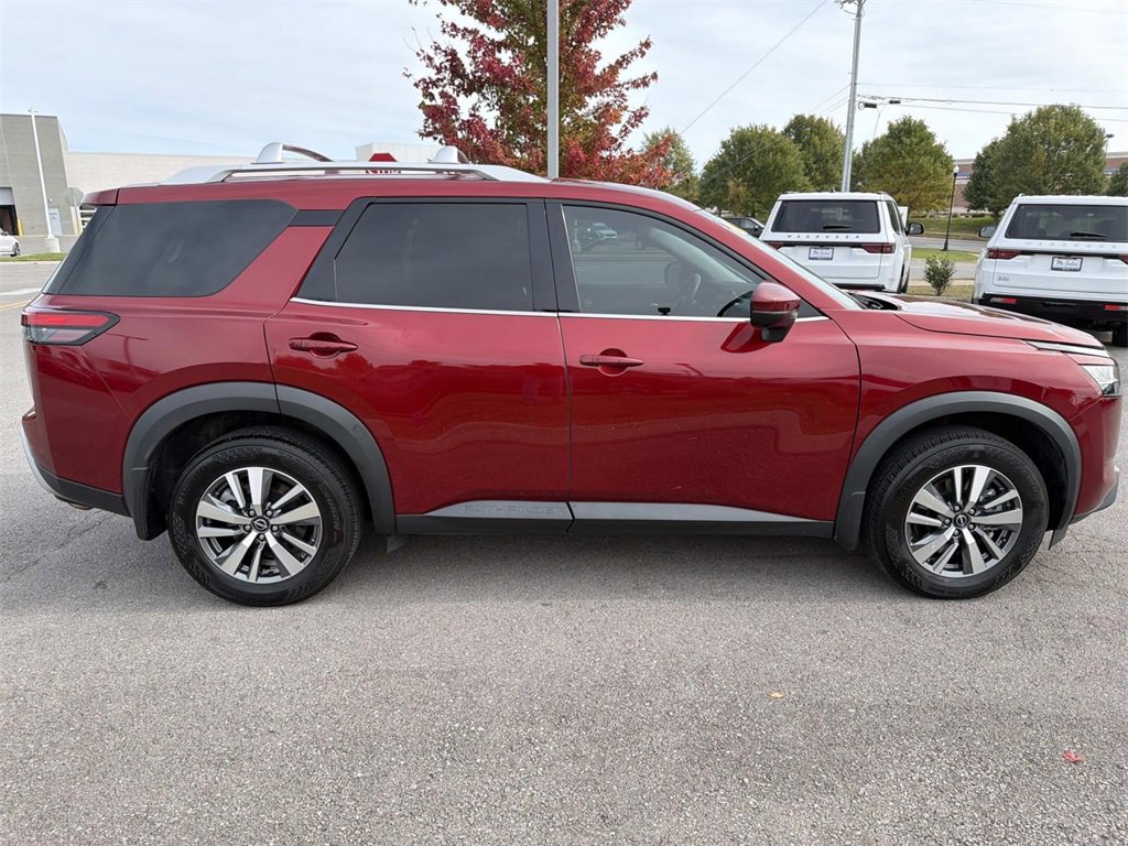 Used 2023 Nissan Pathfinder SL w/ Black Appearance Package image 10