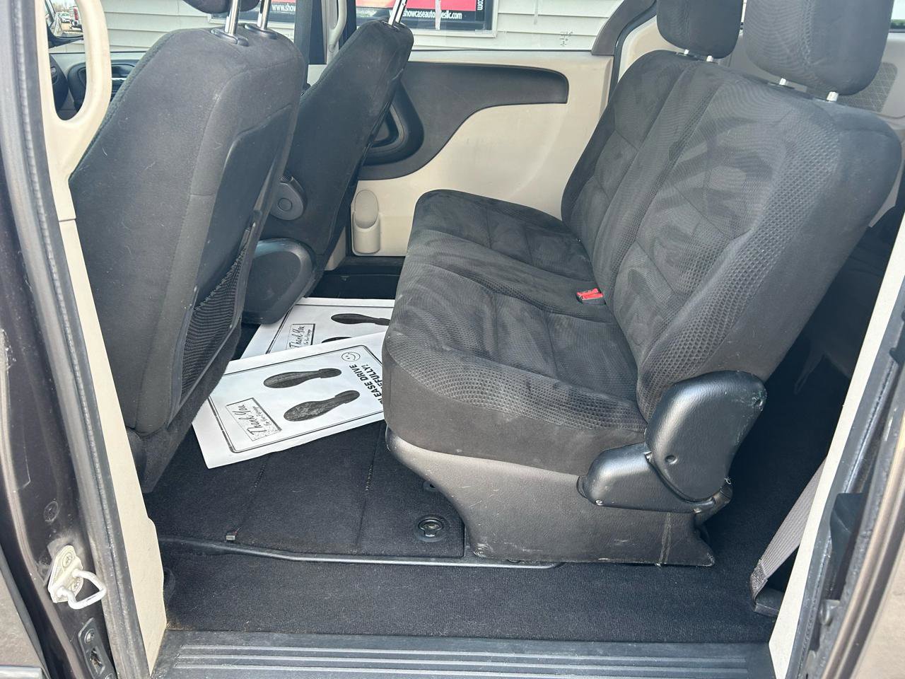 Used 2016 Dodge Grand Caravan SE image 9