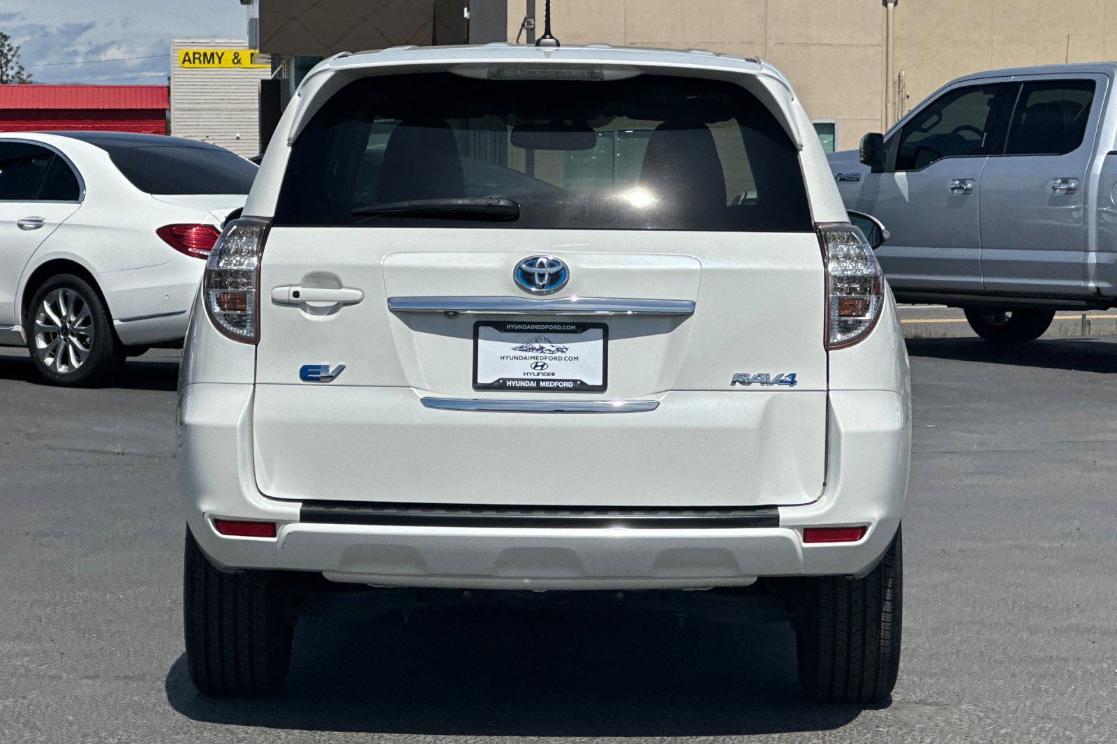 Used 2013 Toyota RAV4 EV FWD image 5