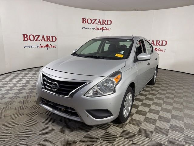Used 2019 Nissan Versa S FWD image 4