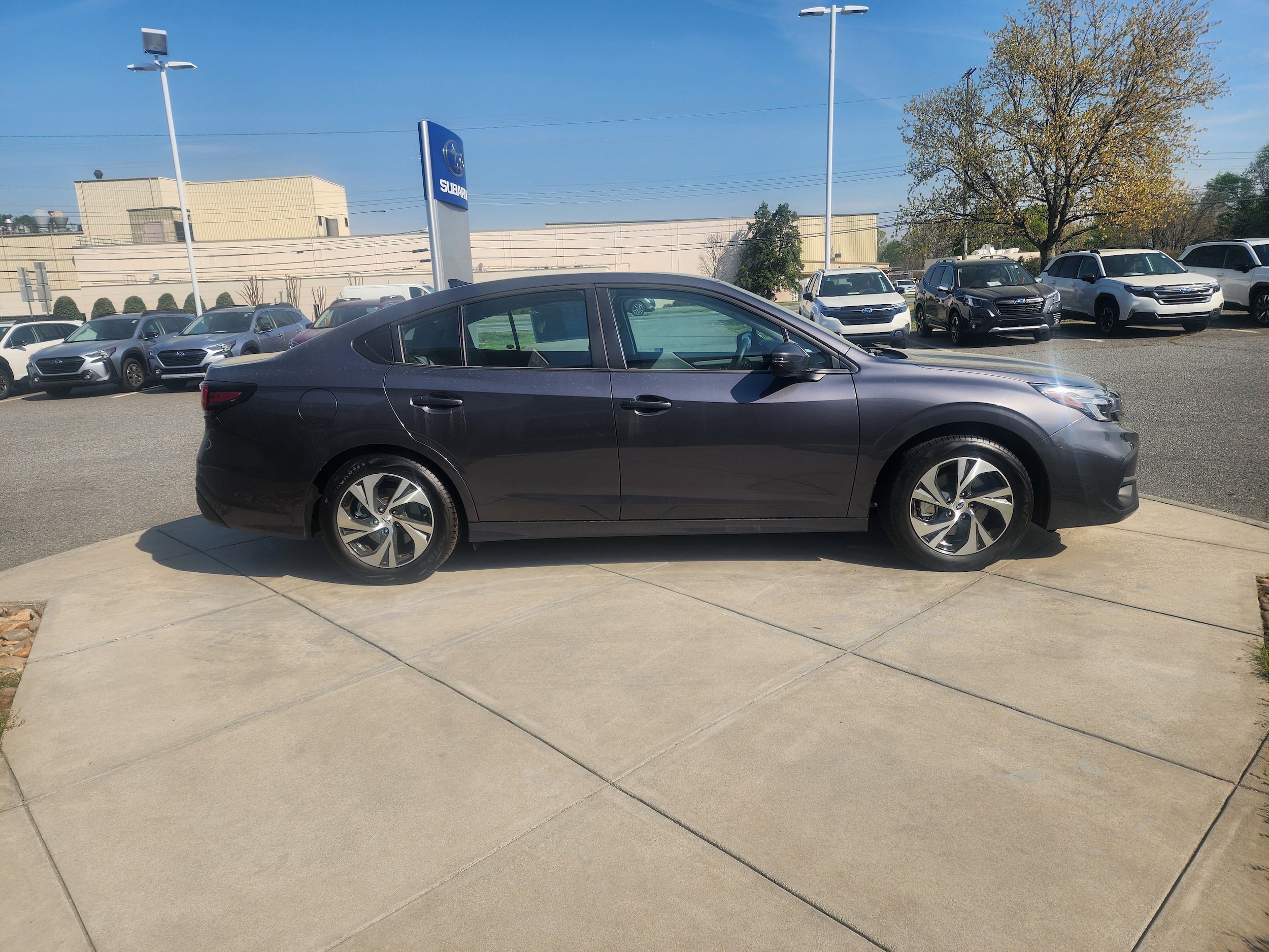 Certified 2025 Subaru Legacy Premium w/ Popular Package #1A AWD/4WD image 3
