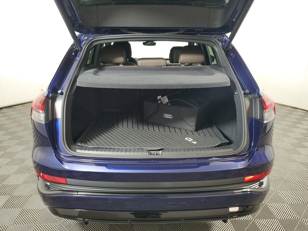 Used 2023 Audi Q4 e-tron Premium Plus w/ Premium Plus AWD/4WD image 9
