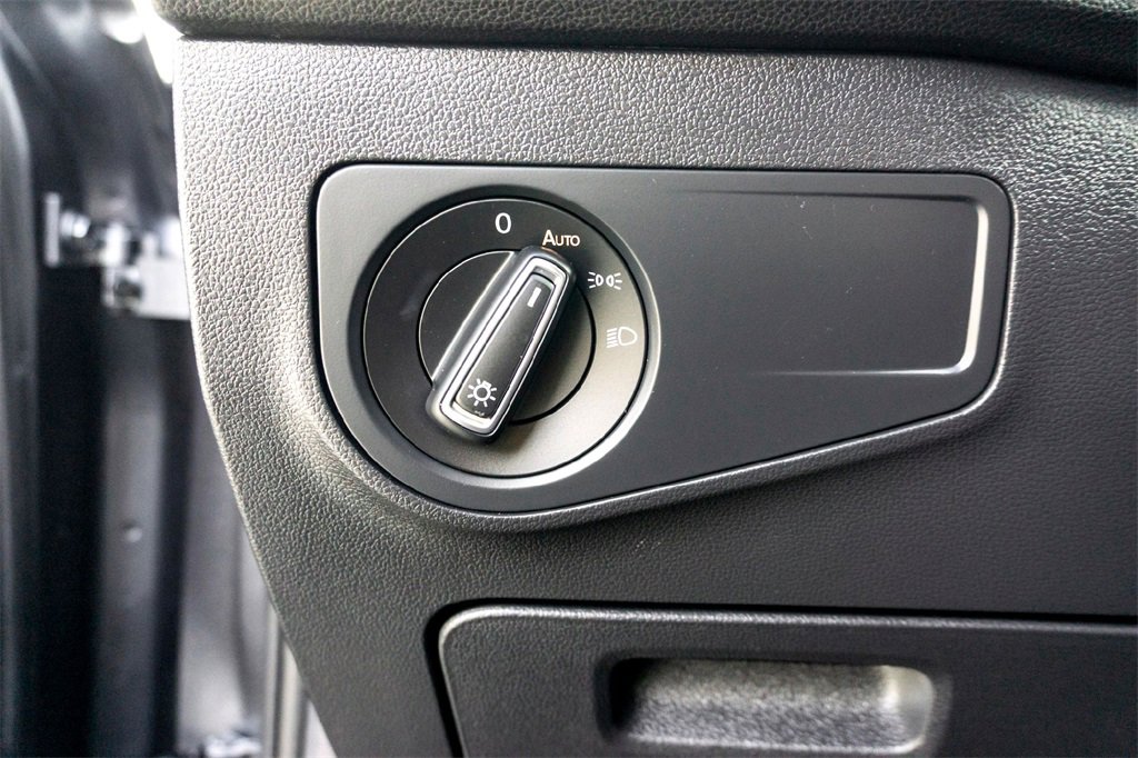 Used 2012 Jeep Grand Cherokee Laredo w/ Laredo E Group image 16