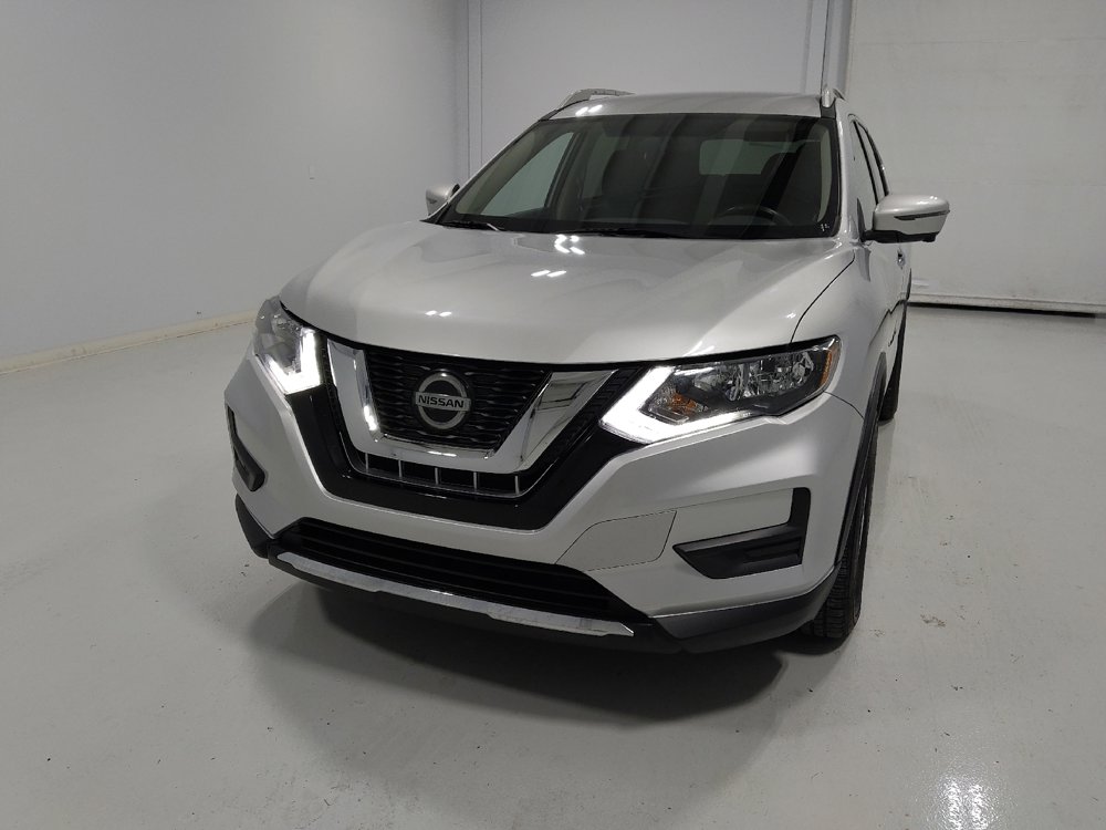 Used 2018 Nissan Rogue SV w/ Premium Package image 15