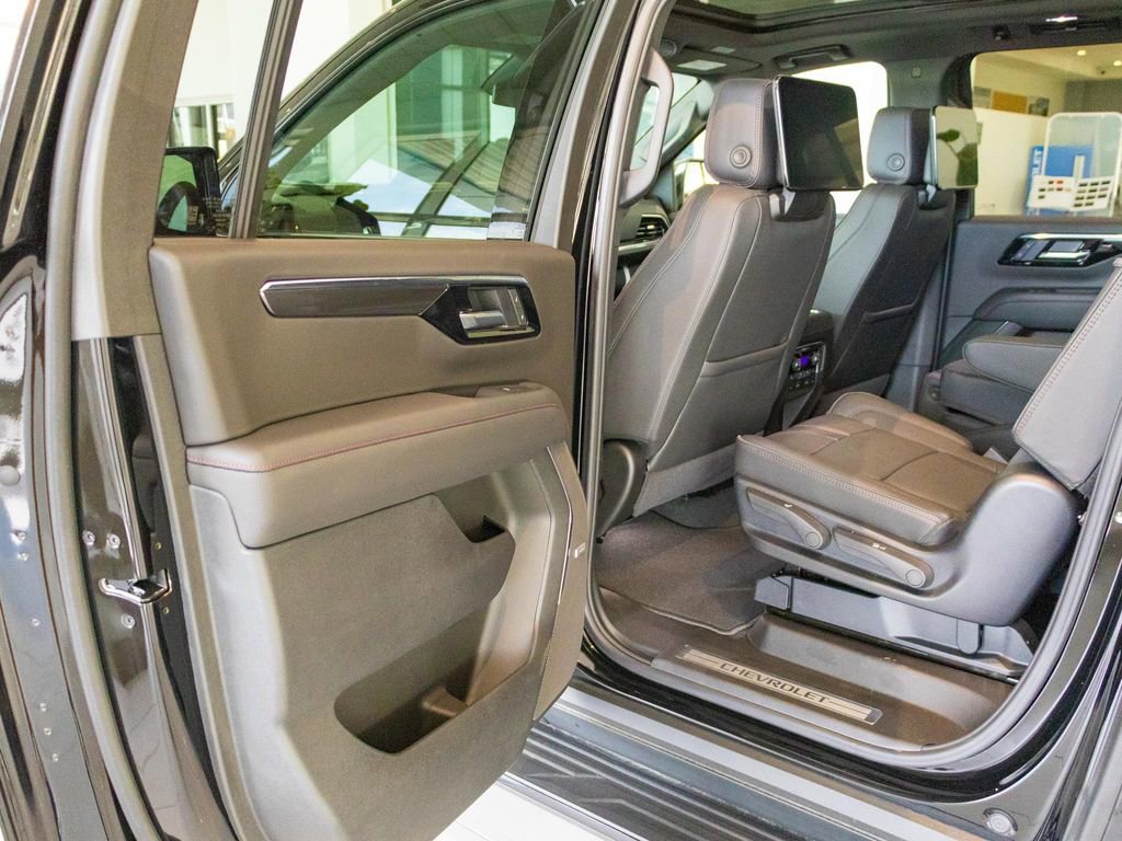 New 2025 Chevrolet Suburban RST w/ RST Capability Package image 29