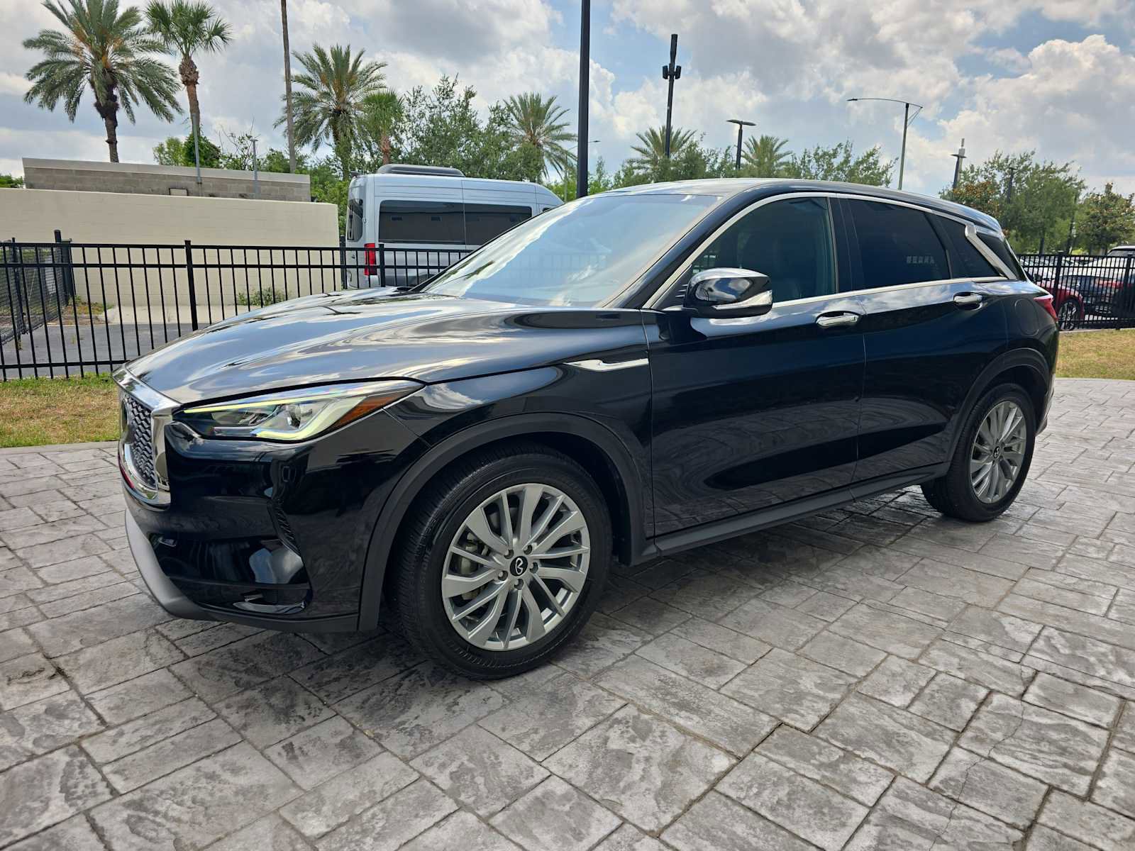 Certified 2025 INFINITI QX50 Pure AWD/4WD image 8