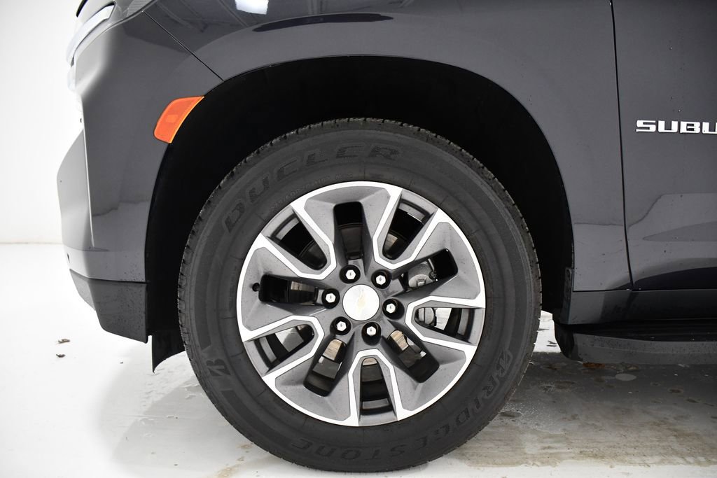 Used 2022 Chevrolet Suburban LT w/ Luxury Package image 7