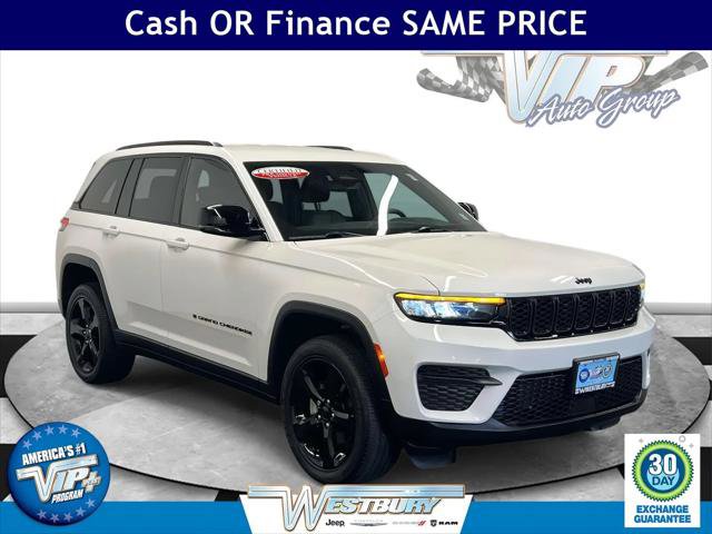 Certified 2022 Jeep Grand Cherokee Altitude image 1