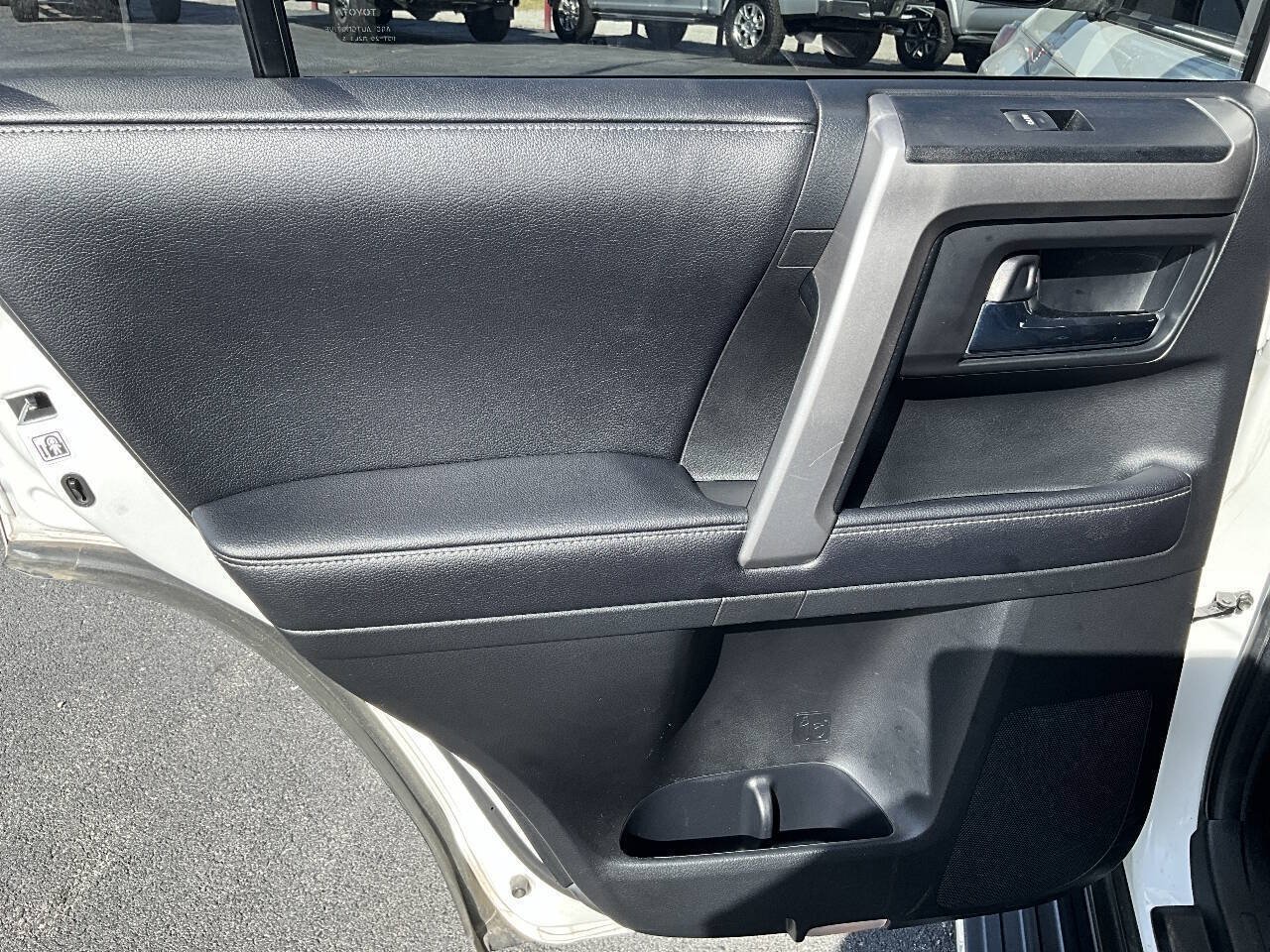 Used 2018 Toyota 4Runner SR5 Premium AWD/4WD image 25