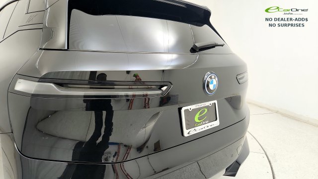 Used 2024 BMW iX xDrive50 w/ Sport Package AWD/4WD image 28