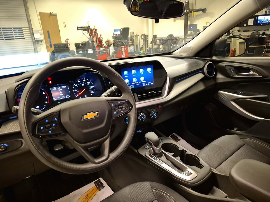 Used 2026 Chevrolet Trax LS FWD image 14