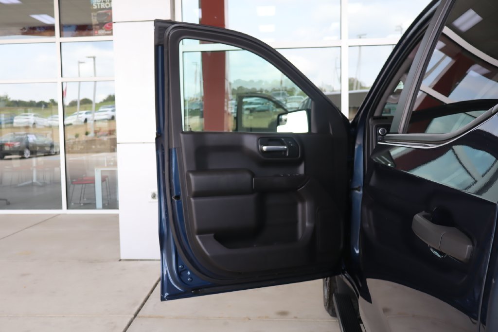 Used 2019 Chevrolet Silverado 1500 Custom Trail Boss w/ Custom Convenience Package AWD/4WD image 12