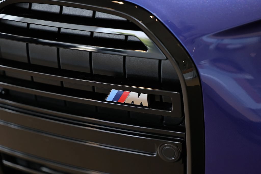 New 2027 BMW M440i Convertible w/ Premium Package RWD image 2