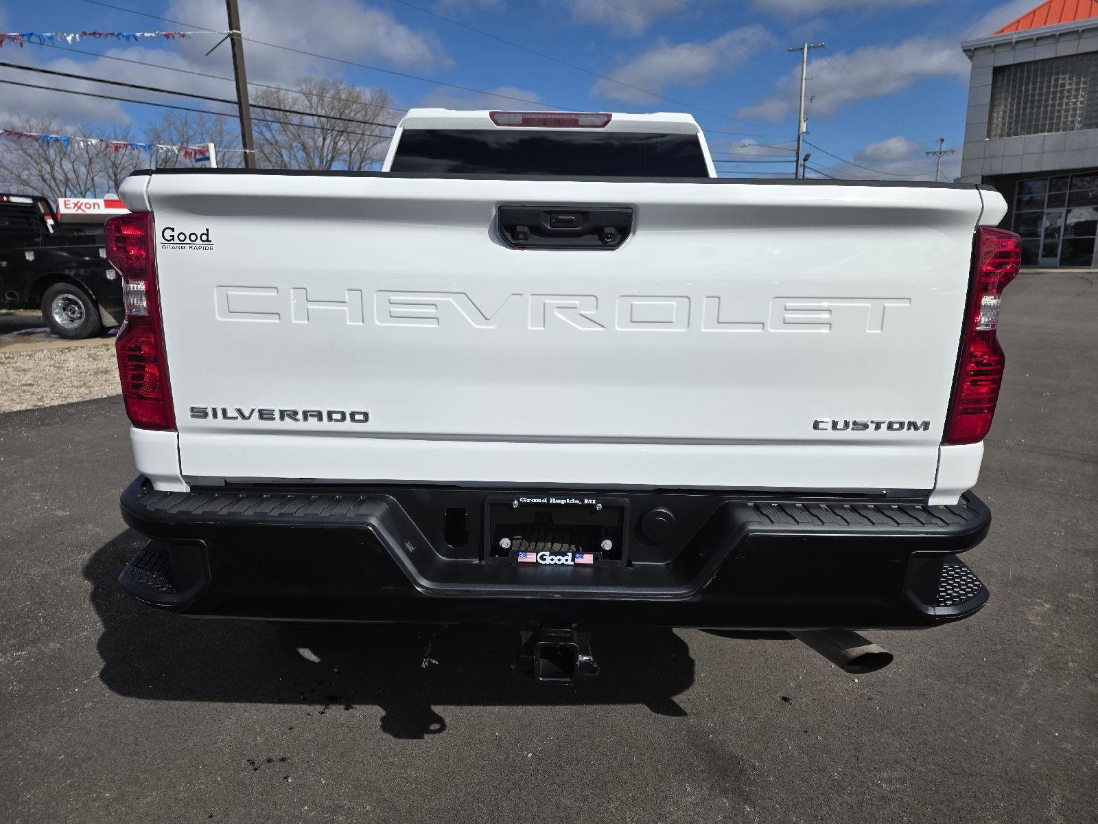 Used 2022 Chevrolet Silverado 2500 Custom w/ Custom Convenience Package image 8