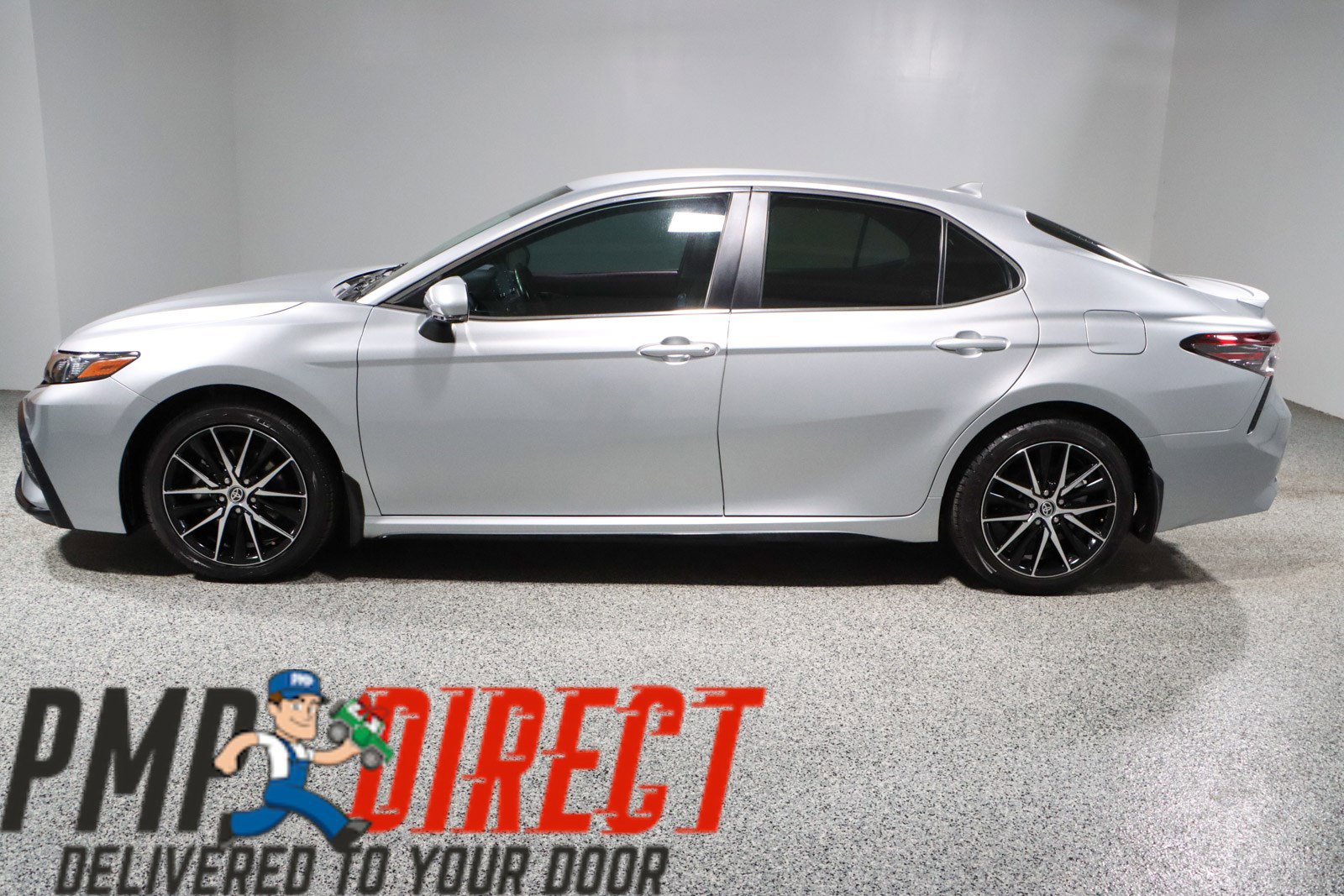 Used 2024 Toyota Camry SE image 10