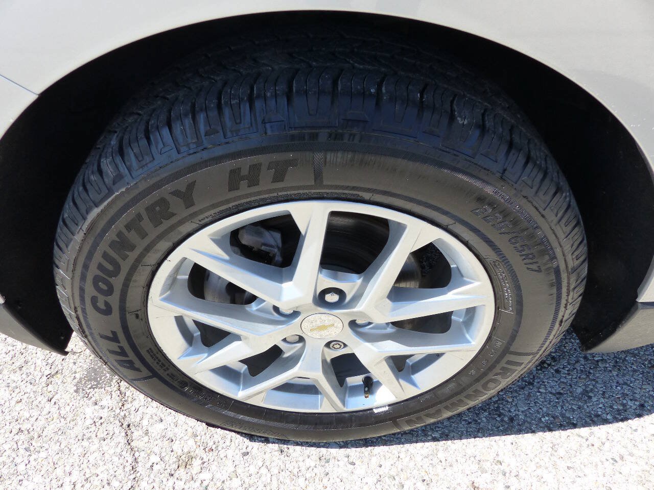Used 2022 Chevrolet Equinox LS FWD image 14