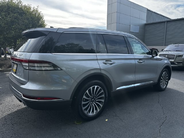 Certified 2023 Lincoln Aviator AWD w/ Premium Package image 5