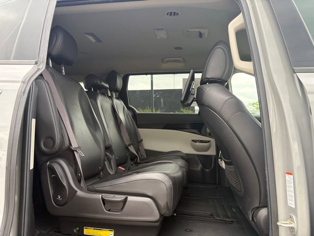 Used 2022 Kia Carnival SX FWD image 18