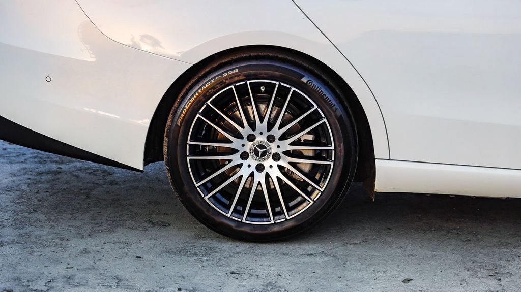 Used 2025 Mercedes-Benz C 300 4MATIC Sedan image 12