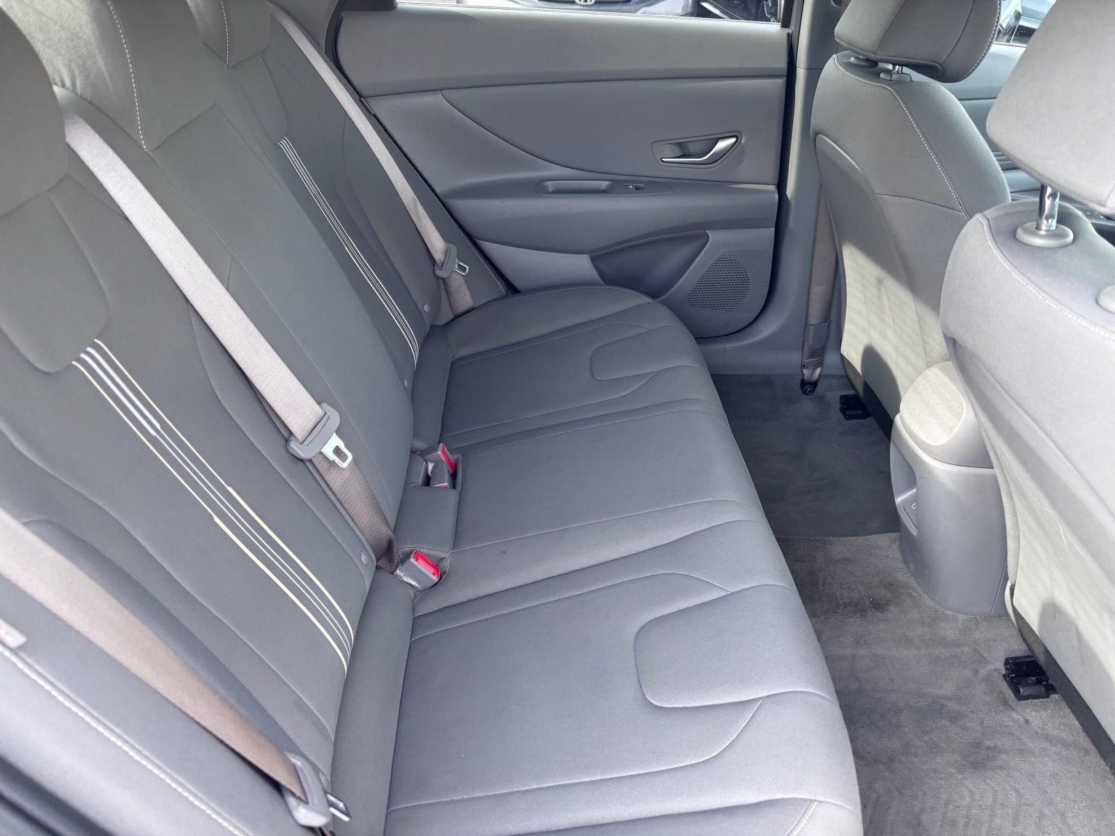 Used 2025 Hyundai Elantra Sport FWD image 15