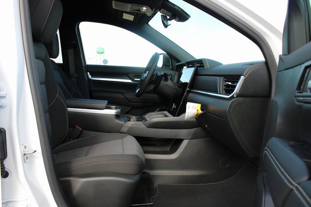 New 2025 GMC Terrain Elevation image 17