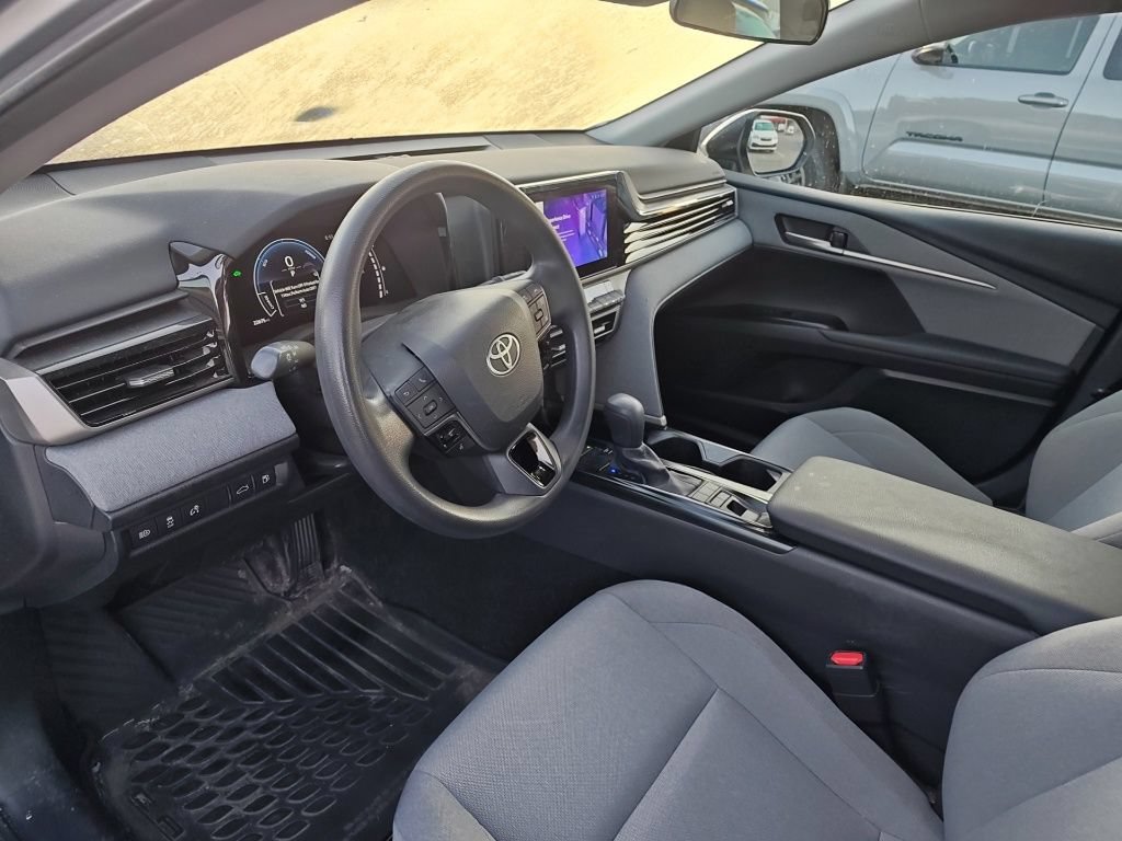 Used 2025 Toyota Camry LE FWD image 8