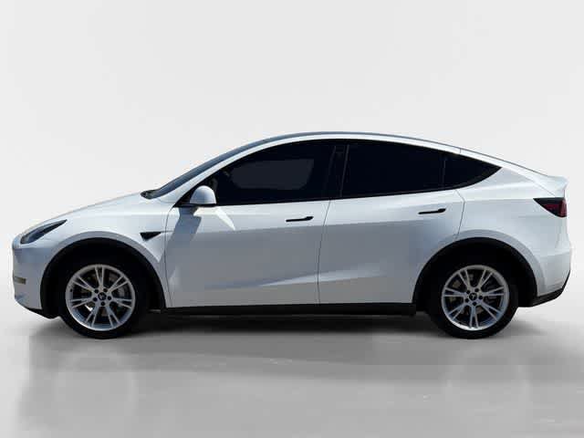 Used 2023 Tesla Model Y Performance image 2