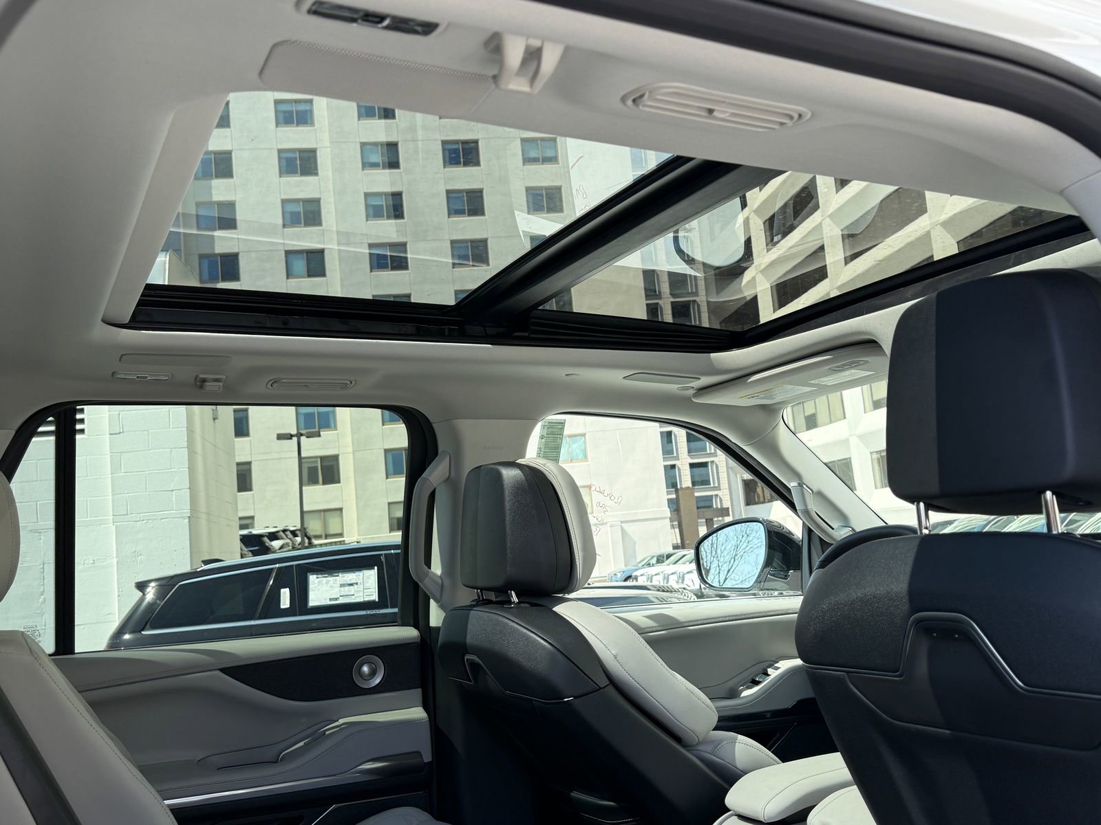 New 2026 Lincoln Navigator L Reserve image 9