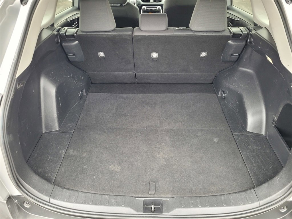 Used 2022 Toyota RAV4 XLE image 9