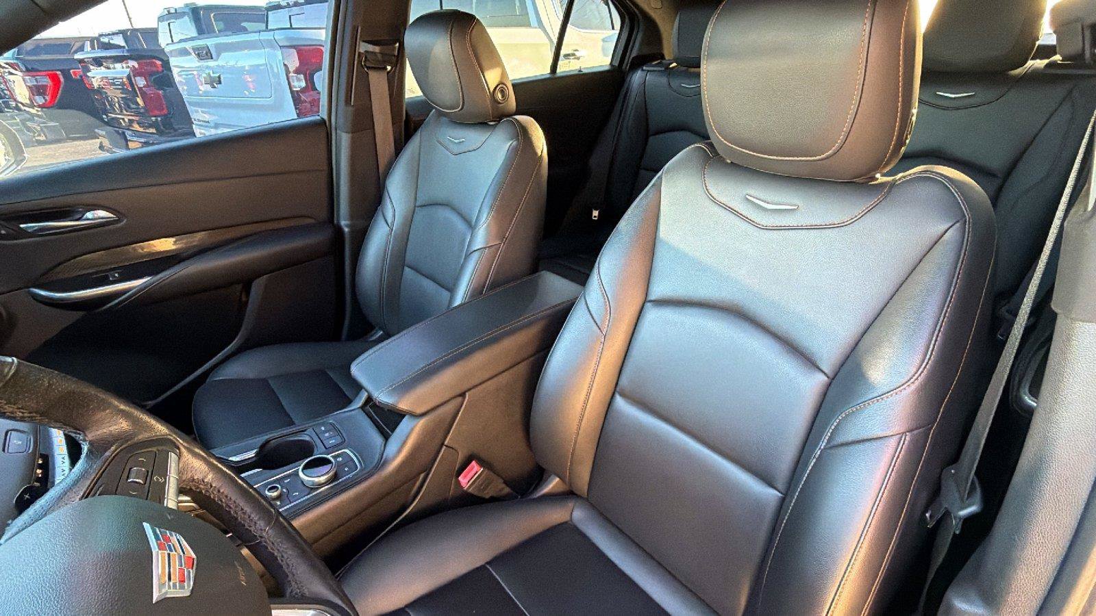 Used 2020 Cadillac XT4 Sport w/ Cold Weather Package FWD image 5